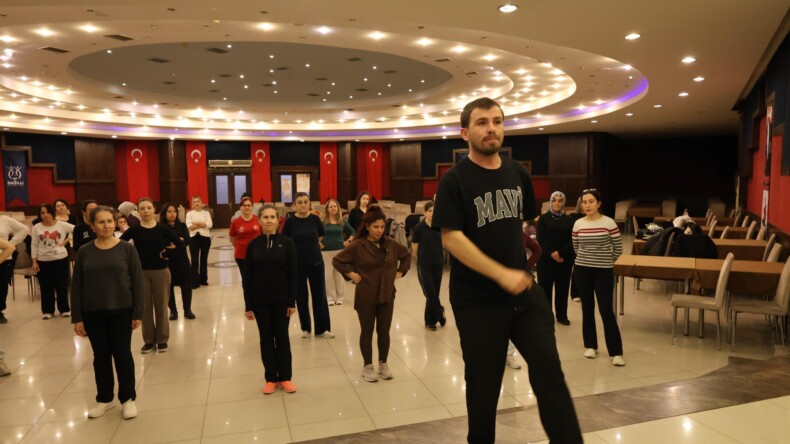 Nazilli Belediyesi halkoyunları ekipleri çalışmalarını sürdürüyor