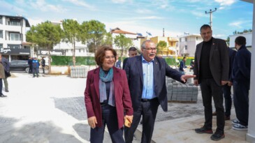 BAŞKAN HATİCE GENÇAY VE MİLLETVEKİLİ BÜLBÜL ÖZEL ÇOCUKLAR OYUN EVİNİ ZİYARET ETTİ