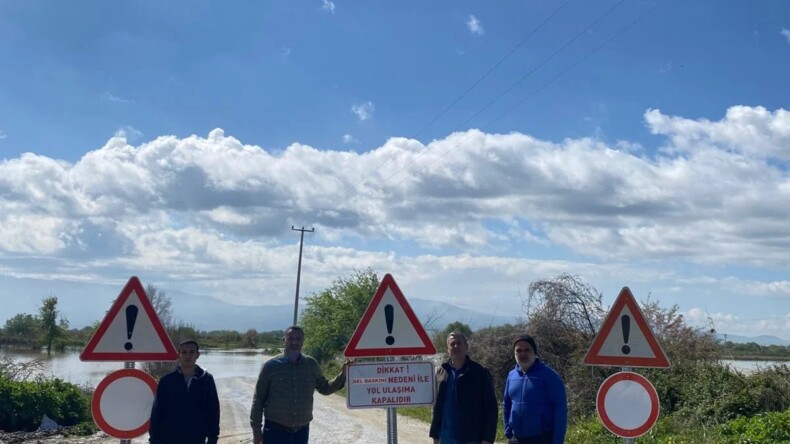 BÜYÜK MENDERES TAŞTI: YOLLAR KAPANDI, ÇİFTÇİ ZARAR GÖRDÜ