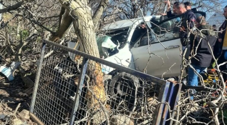 Bozdoğan’da Feci Kaza: 2 Kişi Hayatını Kaybetti, 1 Kişi Ağır Yaralandı
