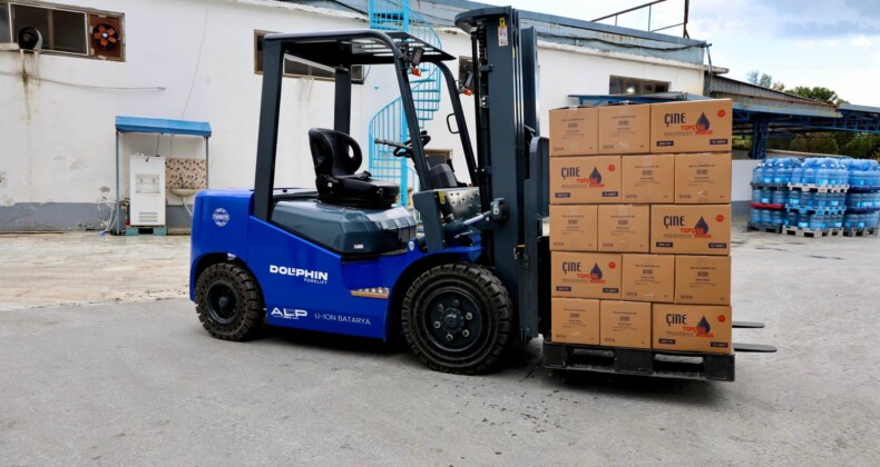 ÇİNE’DE ÖZ KAYNAKLARLA YATIRIM SÜRÜYOR: BAŞKAN KIVRAK, BİR ARAÇ DAHA SATIN ALDI