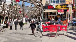 İNCİRLİOVA’DA BAHAR HAVASI: SEVGİ YOLU VE SULUPARK VATANDAŞLARLA DOLDU