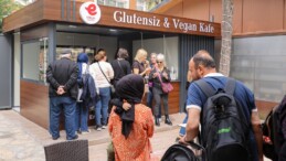 BAŞKAN ANIL YETİŞKİN SÖZÜNÜ TUTTU: MENDERES PARK’TA VEGAN KAFE DÖNEMİ YOĞUN İLGİYLE BAŞLADI