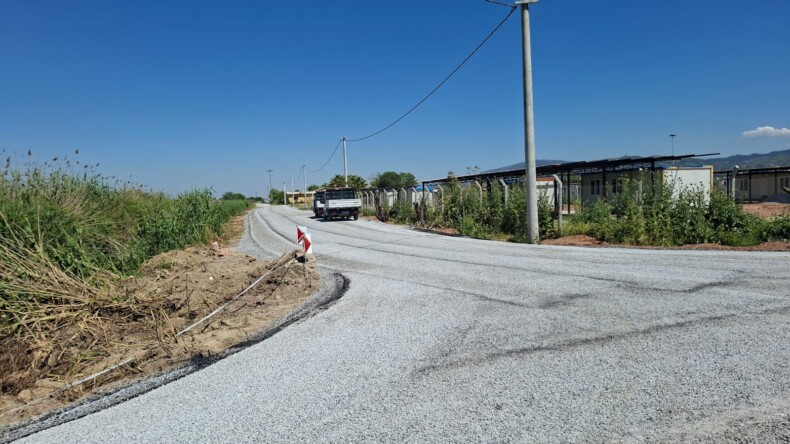 EFELER BELEDİYESİ ASFALTLAMA ÇALIŞMALARINA DEVAM EDİYOR