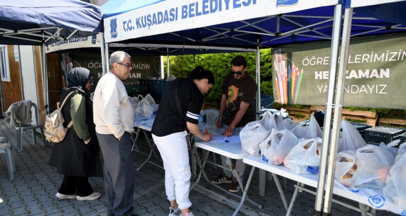 KUŞADALI ÇOCUKLAR BESLENME ÇANTASI DESTEĞİ İLE OKULA MUTLU BAŞLIYOR