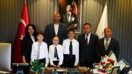 BAŞKAN ZENCİRCİ KOLTUĞU DA YETKİYİ DE ÇOCUKLARA DEVRETTİ