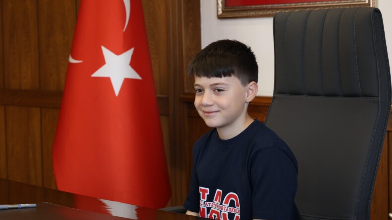 Nazilli Belediye Başkanı Dr. Ertuğrul Tetik’ten 23 Nisan Mesajı