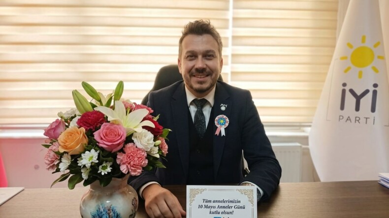 İYİ PARTİ AYDIN İL BAŞKANI İLHAN ADIYAMAN’DAN ANNELER GÜNÜ MESAJI: “ANNELER, TOPLUMUN VİCDANI VE EN GÜÇLÜ DAYANAĞIDIR”
