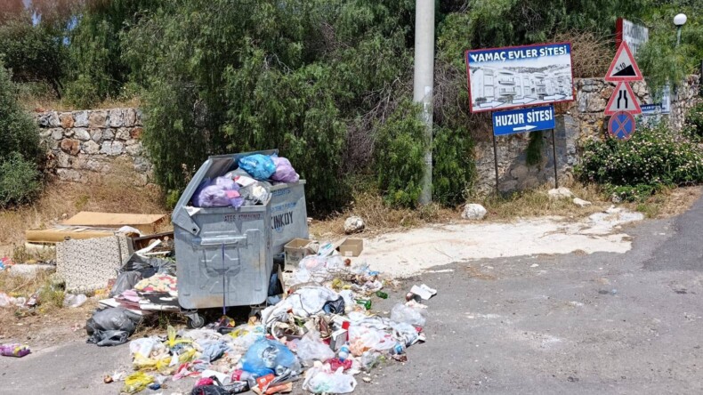 AKBÜK’TE ÇÖP TEPKİSİ: “AREFEDEN BERİ TOPLANMADI” İDDİASI