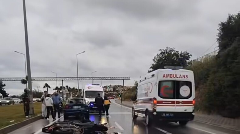 Kuşadası’nda Yağış Kazaya Neden Oldu: Motosiklet Sürücüsü Yaralandı