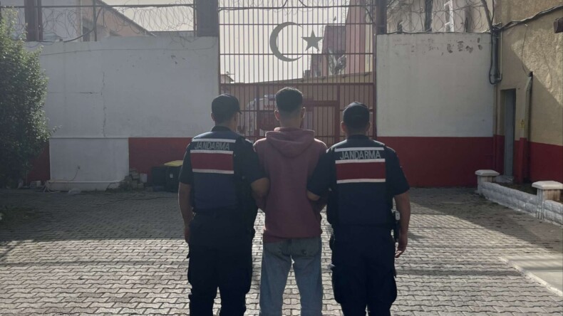 Efeler’de uyuşturucu suçundan 8 yıl 4 ay hapis cezası bulunan hükümlü yakalandı