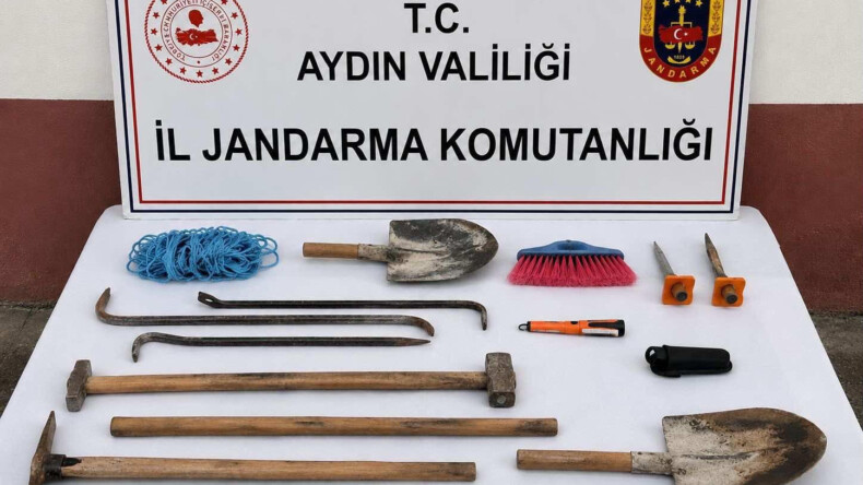 Anadolu Mirası Operasyonu: Magnesia Antik Kenti’nde kaçak kazı yapan 3 şüpheli suçüstü yakalandı