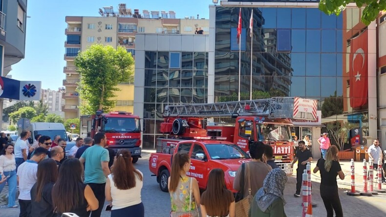 EFELER BELEDİYE BİNASINDA YANGIN