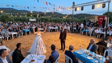 GÖKTEPE’DE ASIRLIK GELENEKLERLE MASAL GİBİ DÜĞÜN