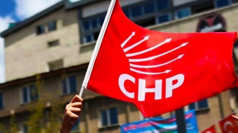 CHP’DE TARİHİ KOPUŞ İDDİASI! 90’DAN FAZLA MİLLETVEKİLİ İSTİFAYA HAZIRLANIYOR
