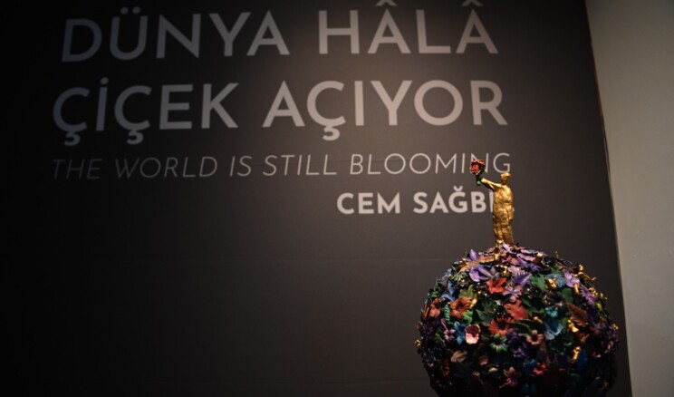 BRONZ, AHŞAP VE RENGİN ESTETİK UYUMU BU SERGİDE