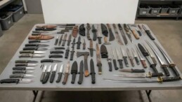 Didim’de işletmede 150 adet satışı yasak bıçak ele geçirildi