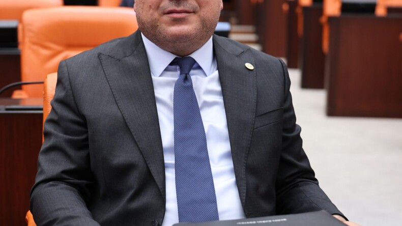 EVRİM KARAKOZ: “30 AĞUSTOS, ESARETE BOYUN EĞMEYENLERİN ZAFERİDİR”