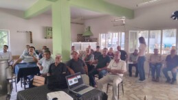 İSAFAKILAR’DA İNCİR ÜRETİCİLERİNE TEBLİĞ EĞİTİMİ: KALİTELİ VE GÜVENLİ ÜRETİM İÇİN ÖNEMLİ UYARILAR