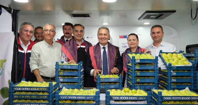 TKDK Destekli Mobil Büfeden Buharkent’in Altın Değeri Sarı Lop İnciri Vatandaşlarla Buluştu