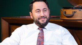 ANIL OTO TARAFINA YOĞUN İLGİ: DÜN KARŞISINDA DURANLAR BUGÜN EKİBE KATILIYOR